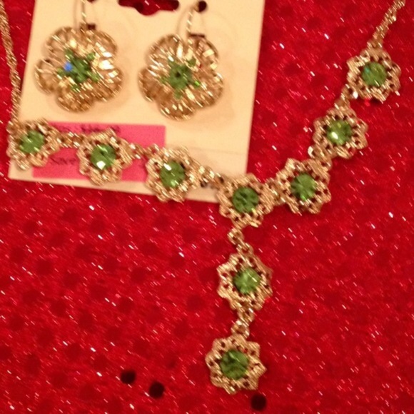 1928 Jewelry - Pink matching set necklace & earrings